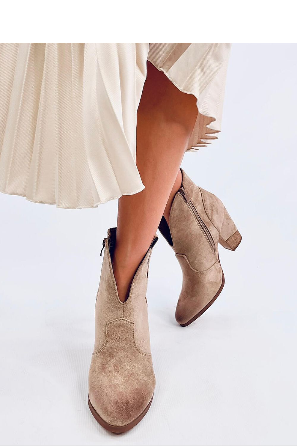 Heel boots model 200608