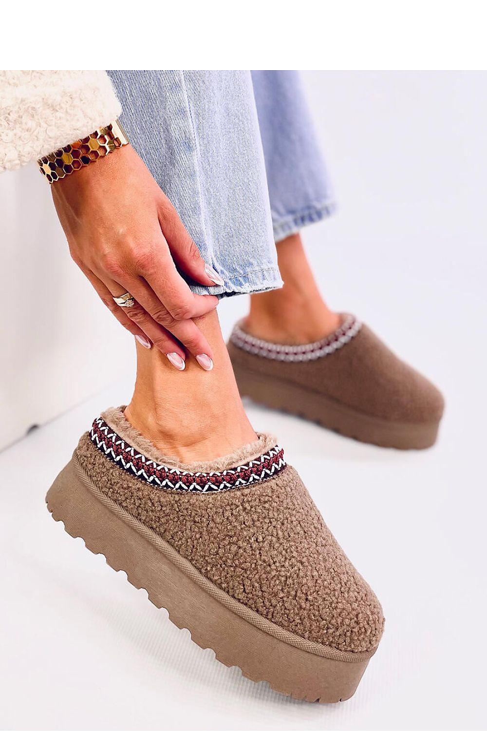 Slippers model 200757