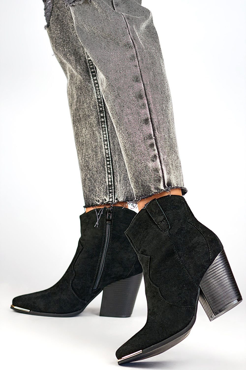 Heel boots model 200878