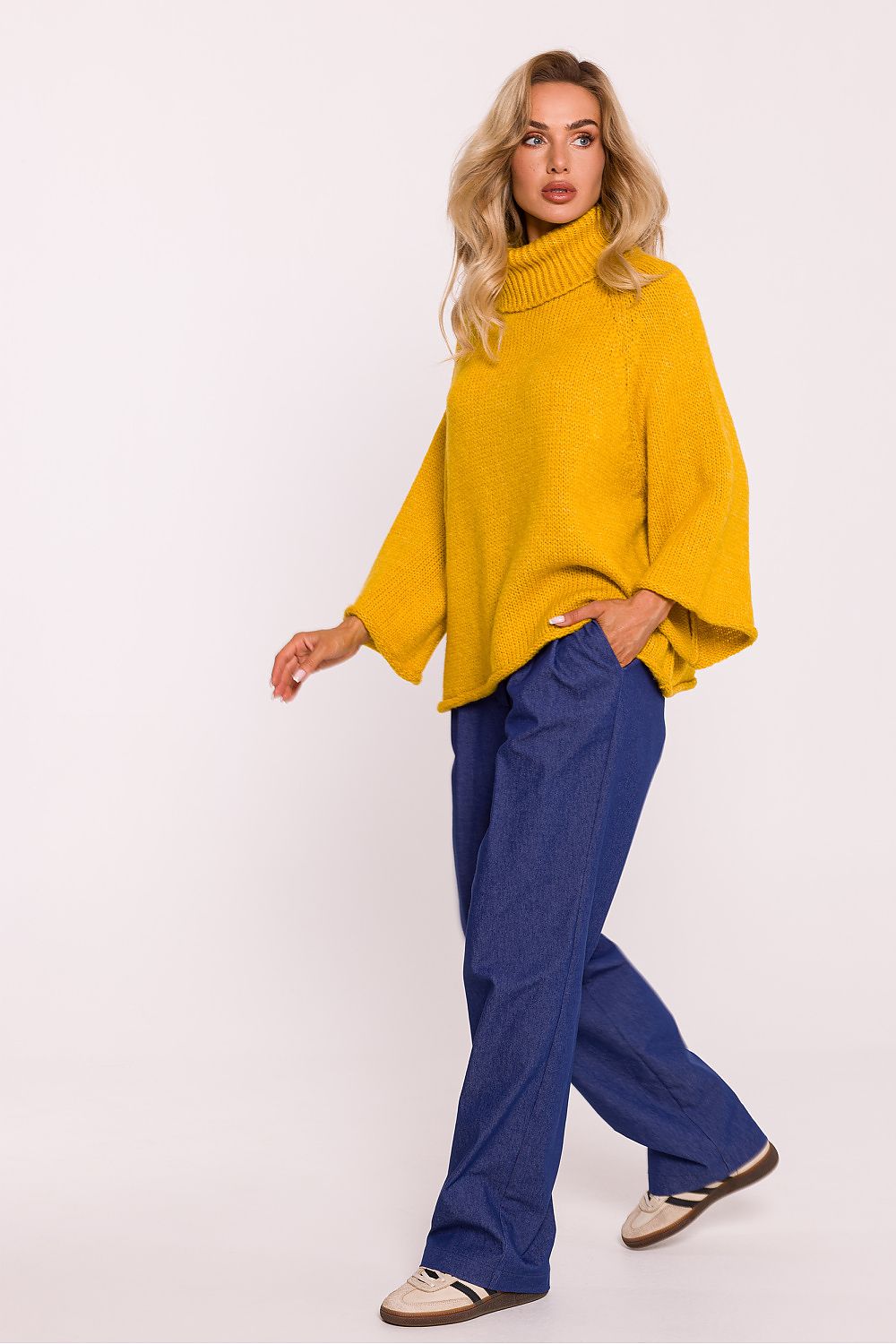 Turtleneck model 200914
