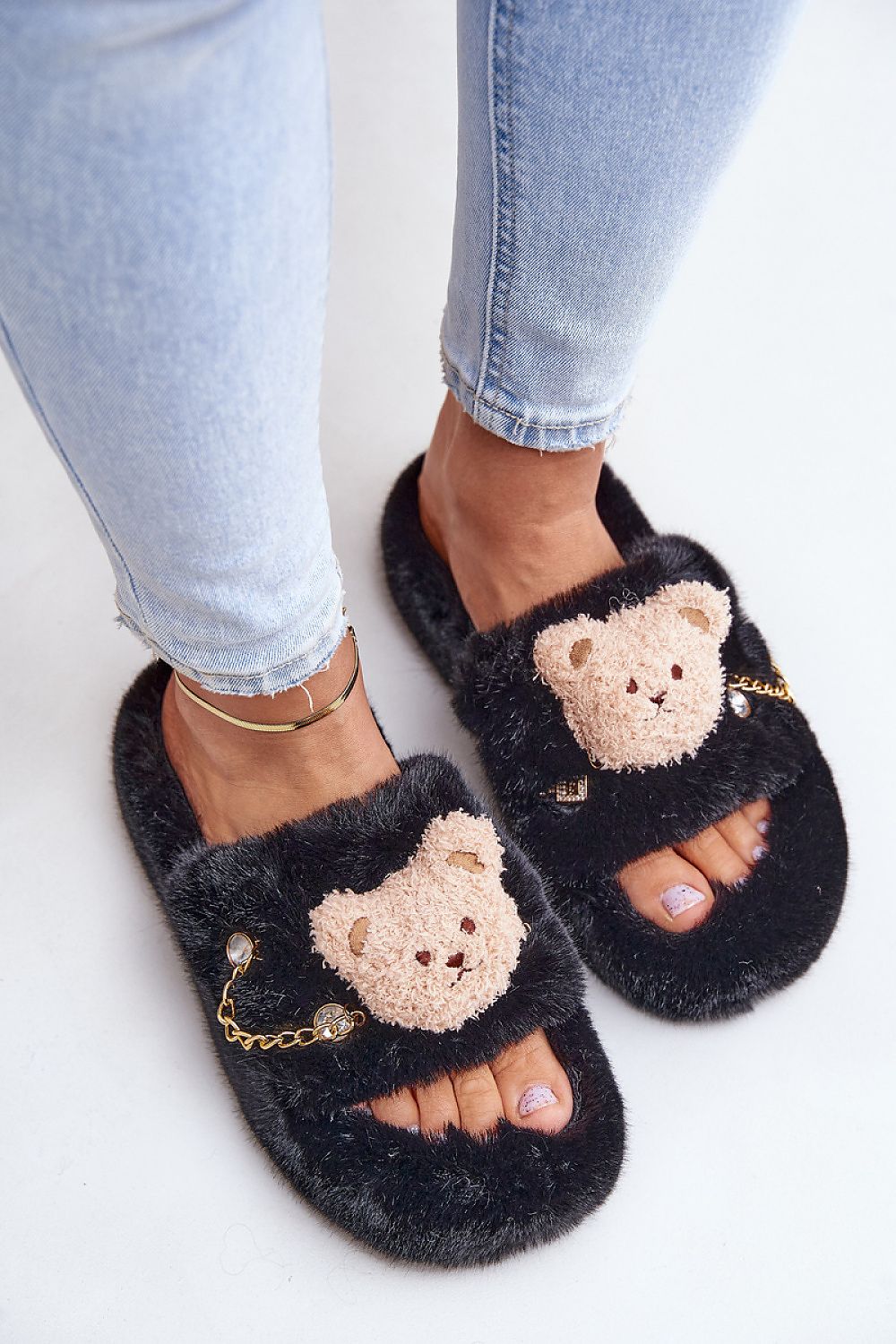 Slippers model 202175