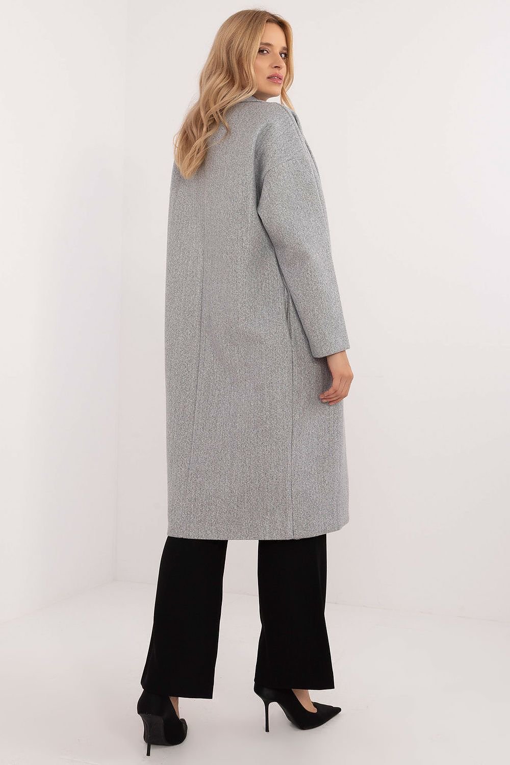 Coat model 202301