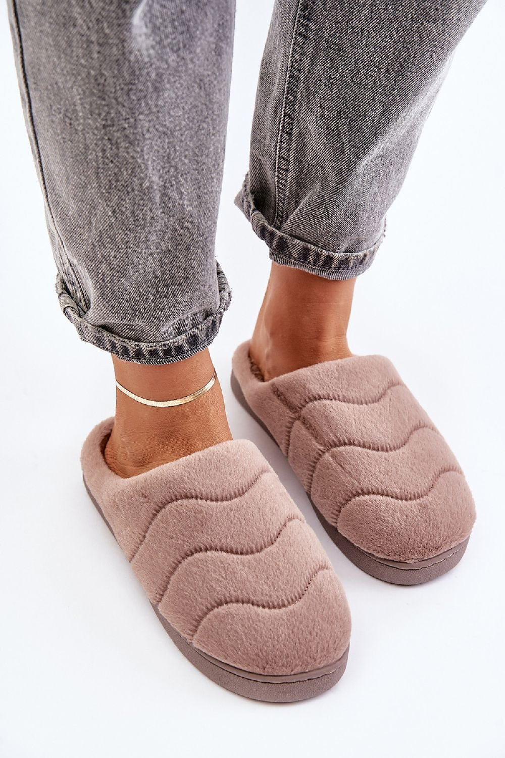 Slippers model 202650