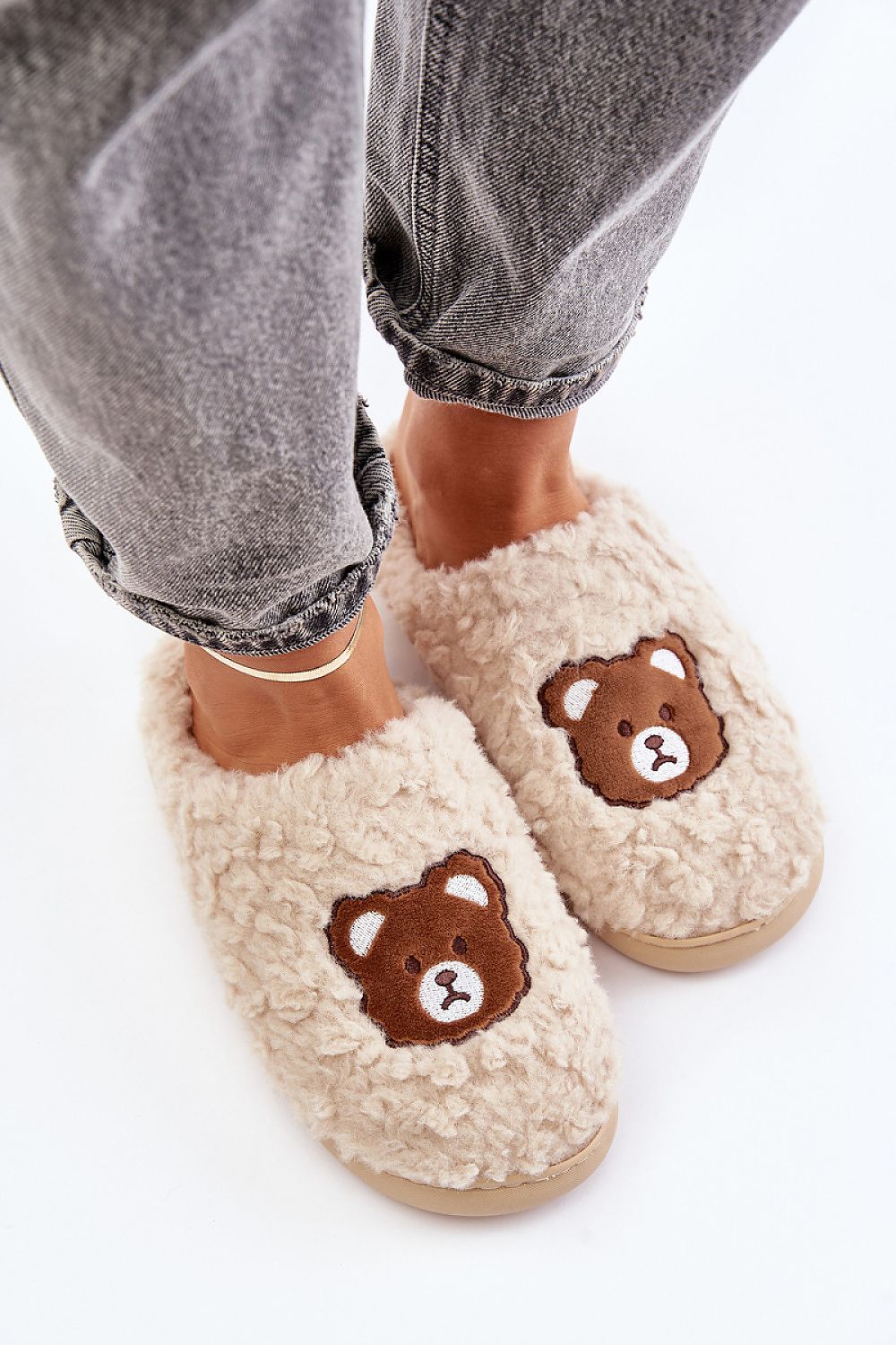 Slippers model 202651