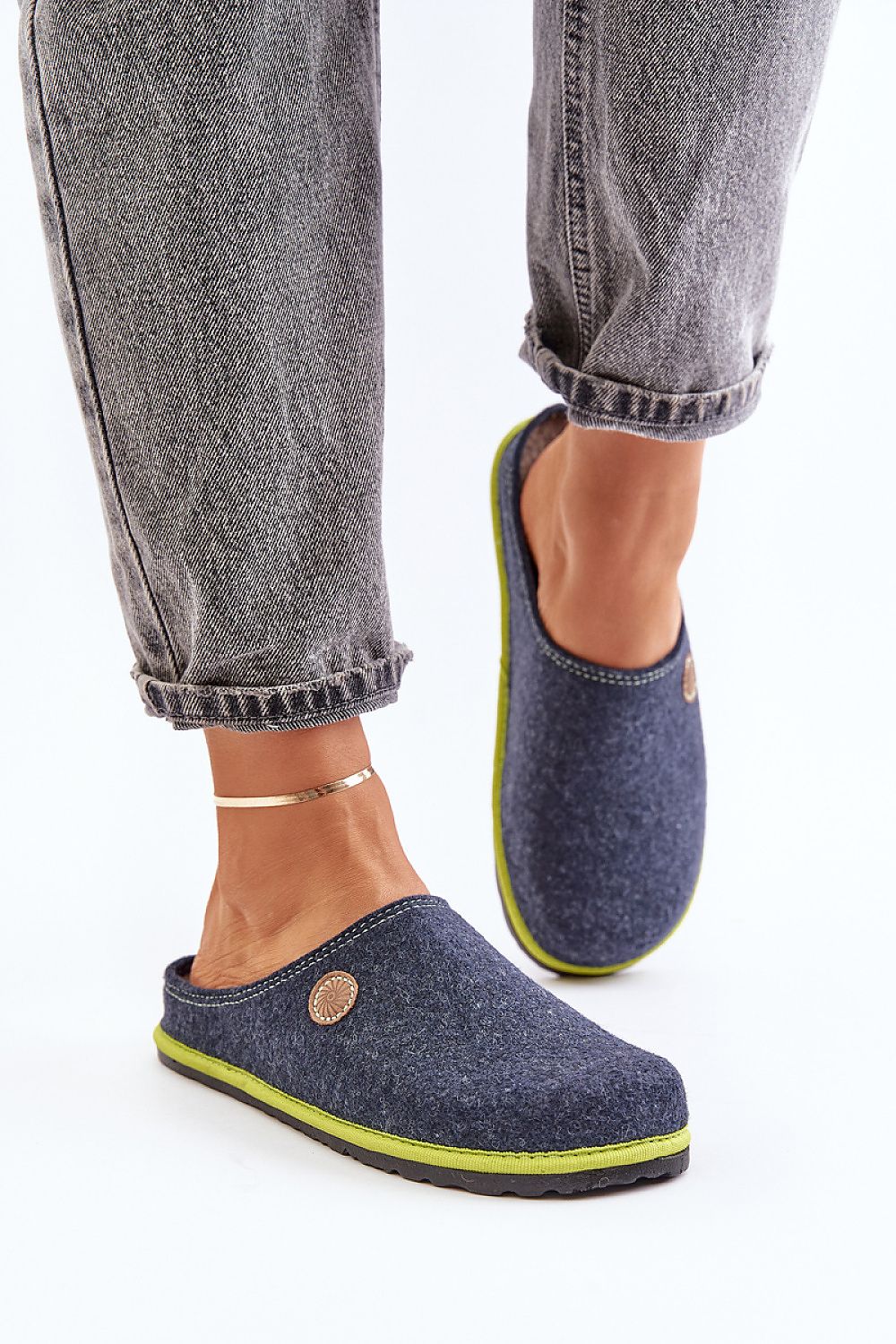 Slippers model 202657