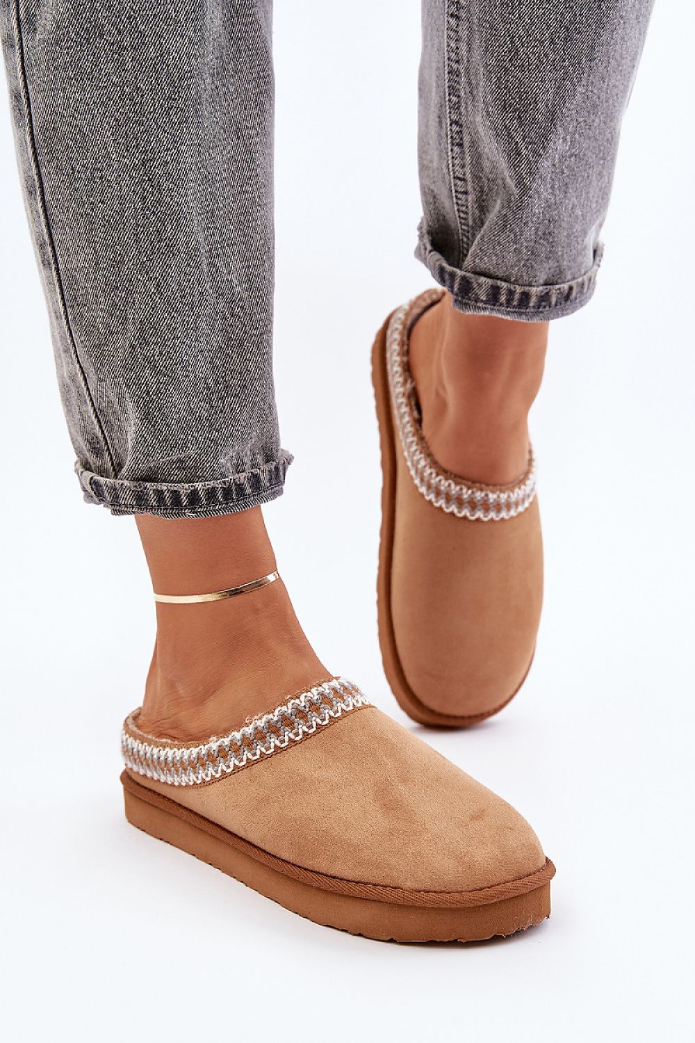 Slippers model 202661