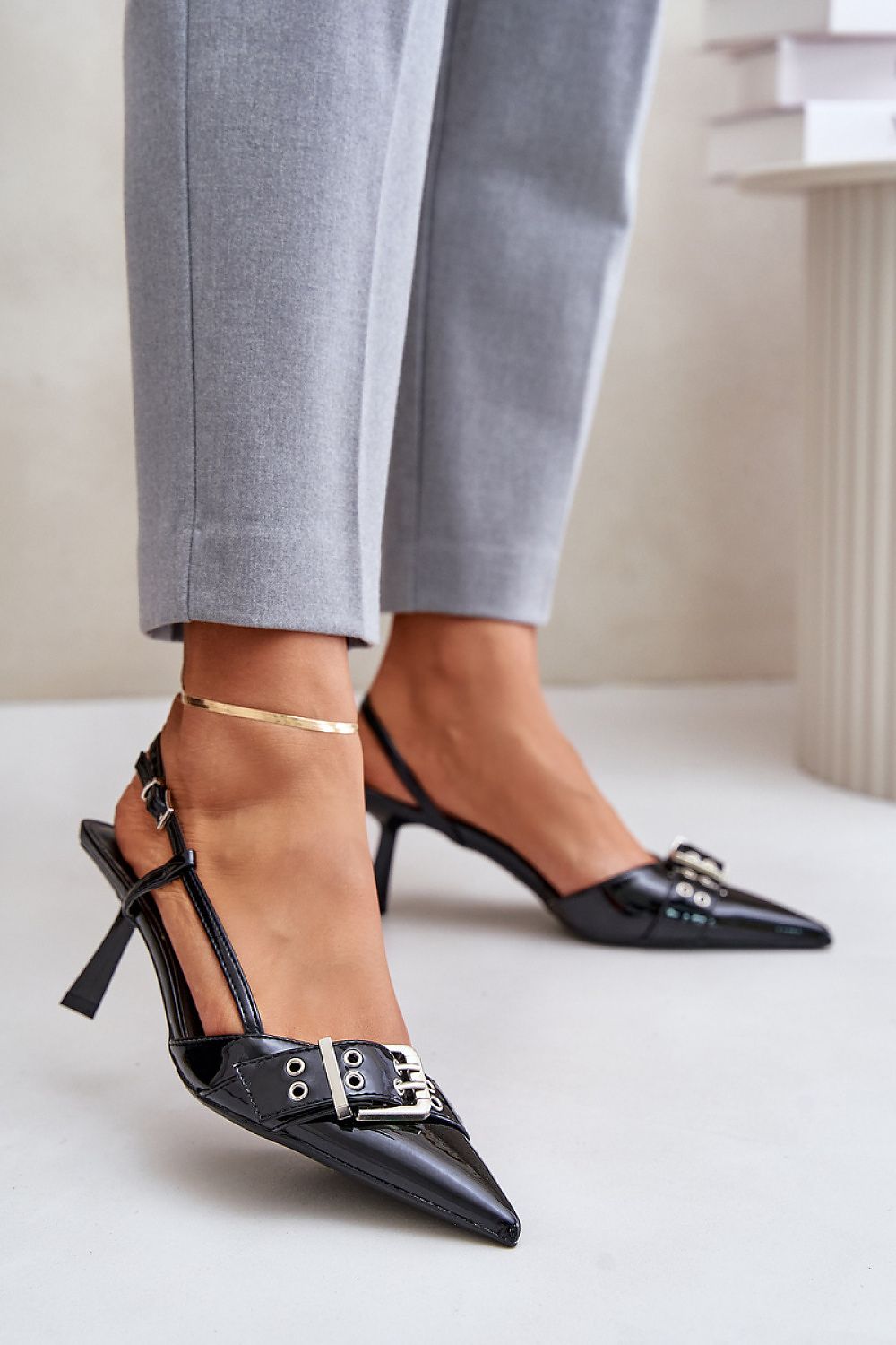 High heels model 202796