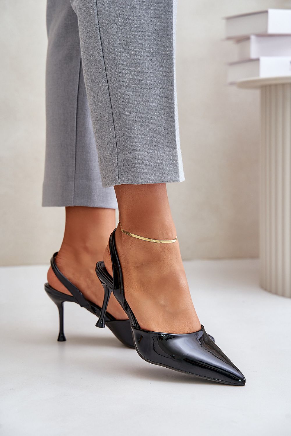 High heels model 202798