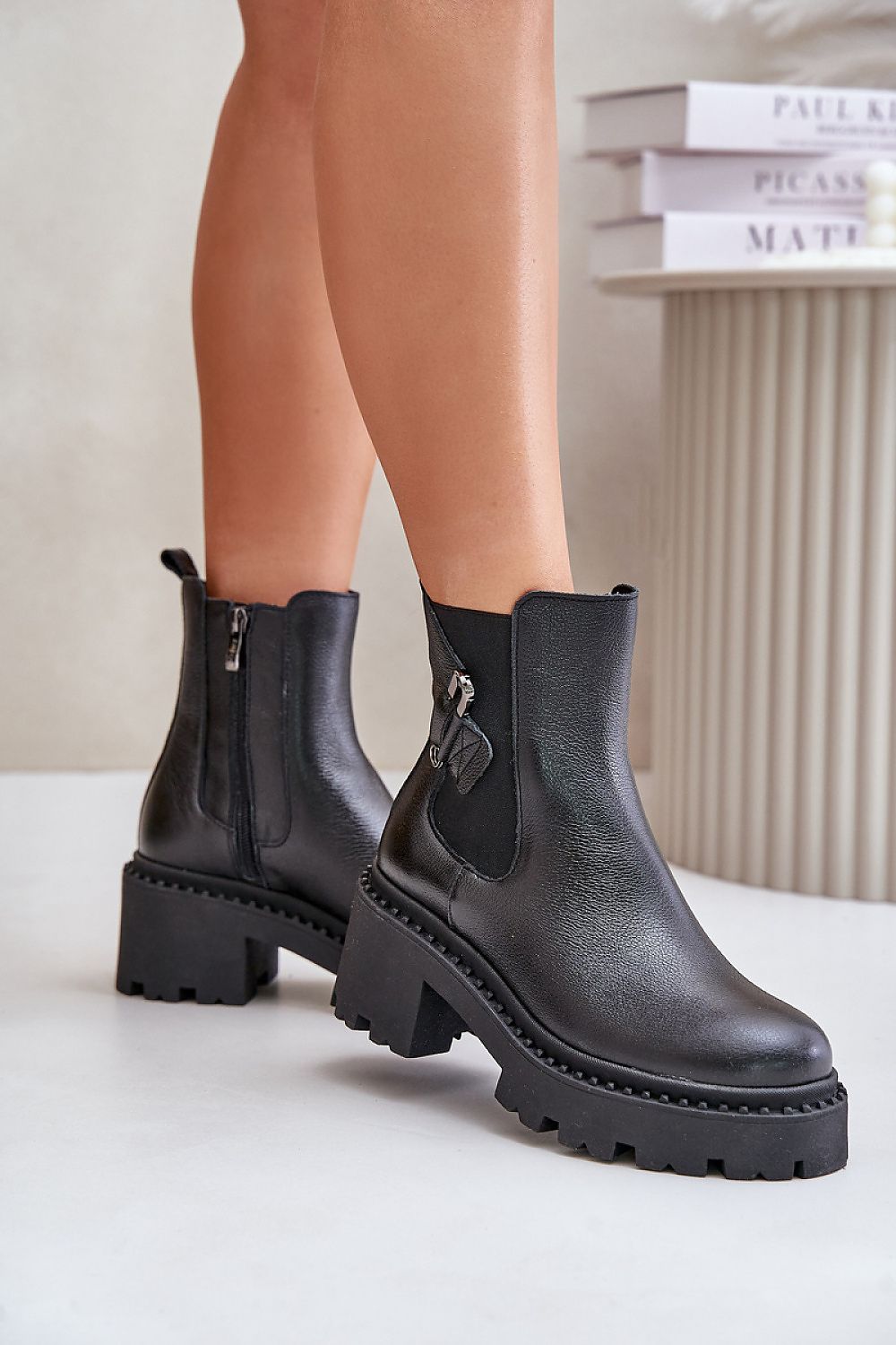 Heel boots model 202816