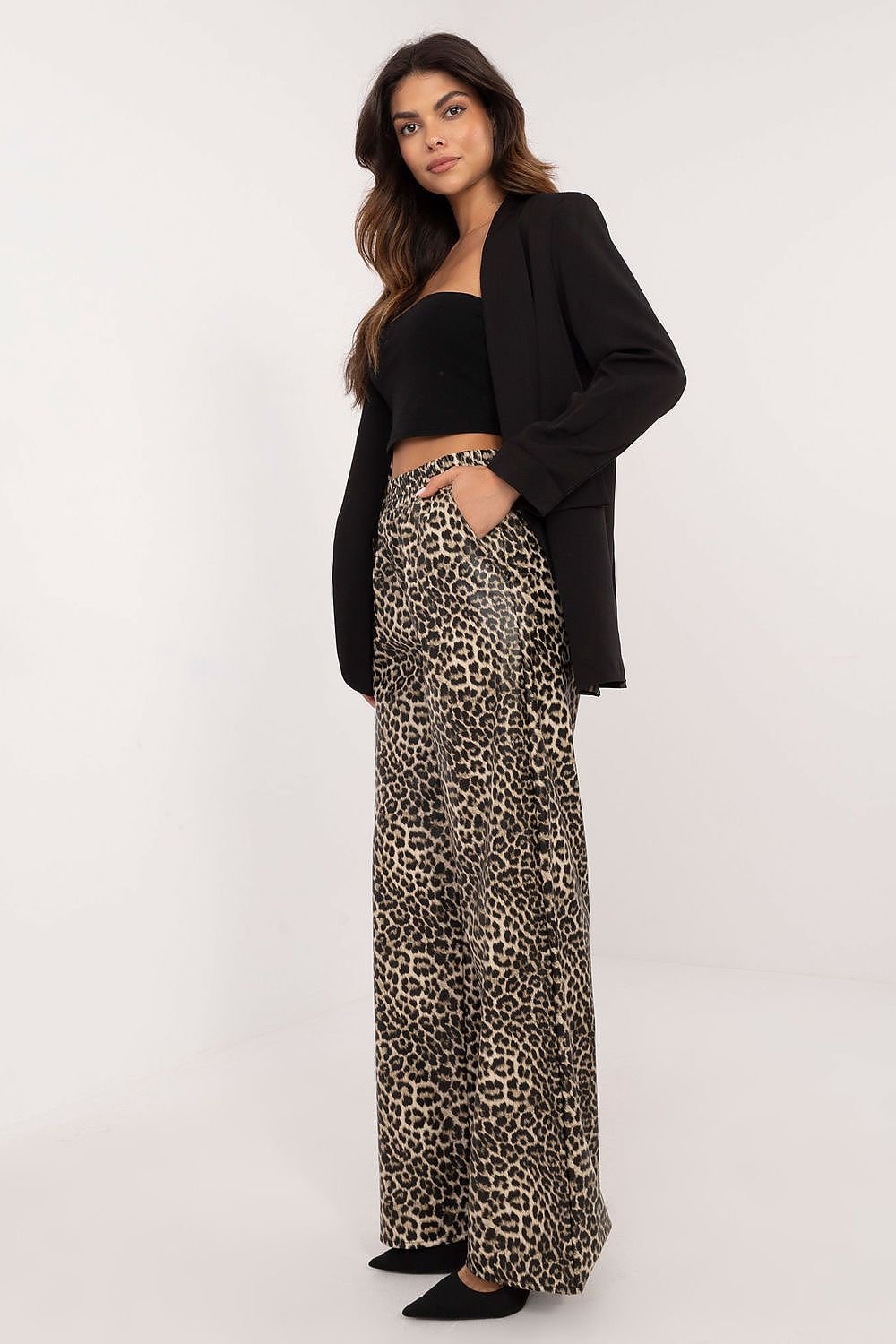 Women trousers model 202933