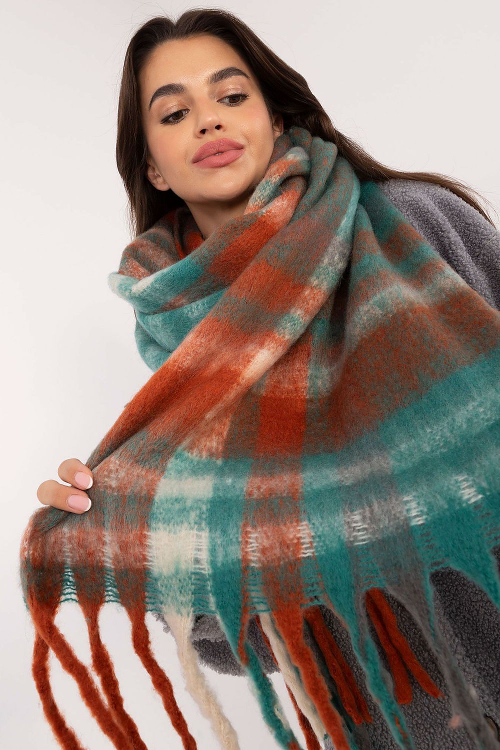Shawl model 203170
