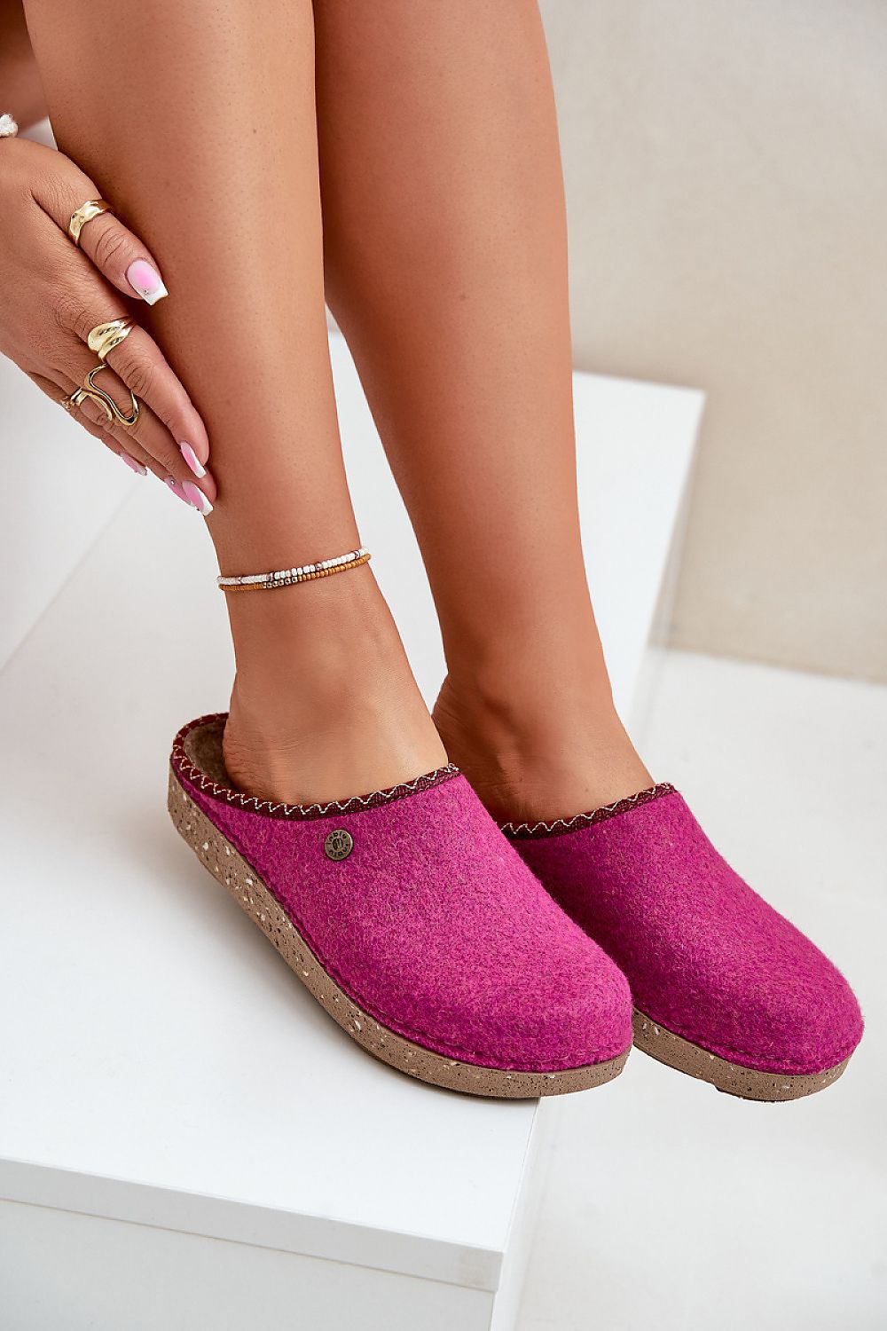 Slippers model 203607