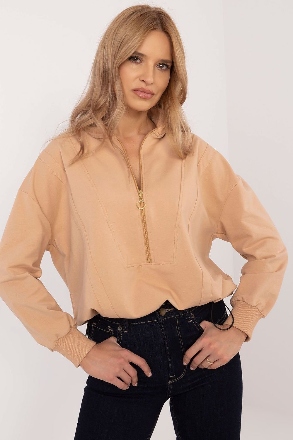 Sweatshirt model 203695