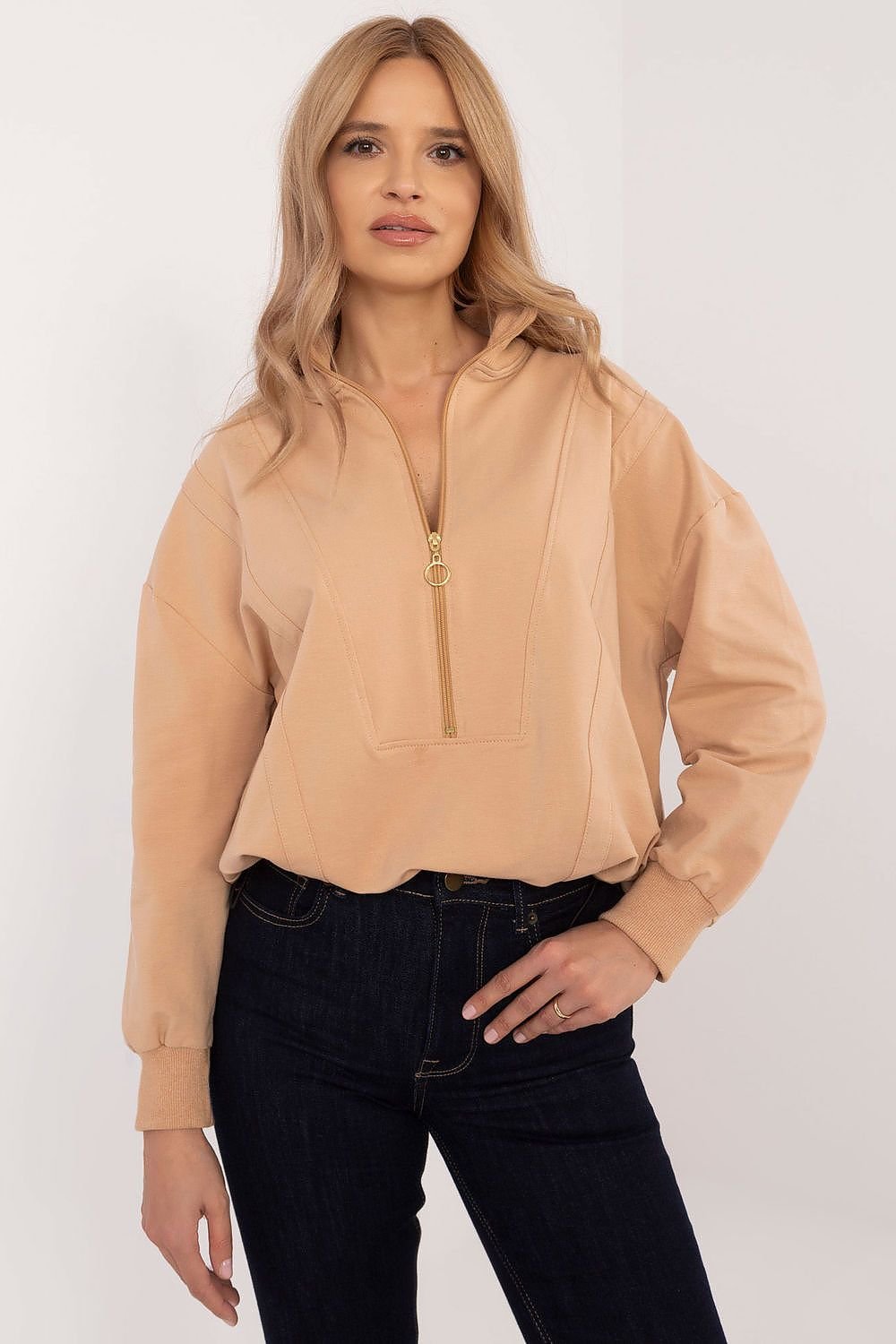 Sweatshirt model 203695