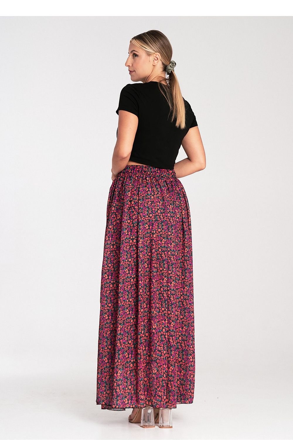 Long skirt model 204348