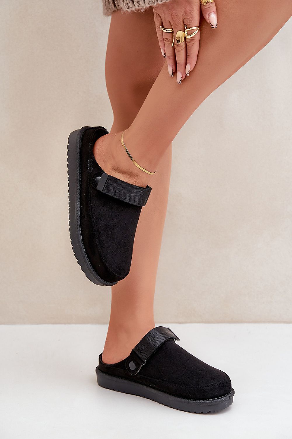 Slippers model 204652