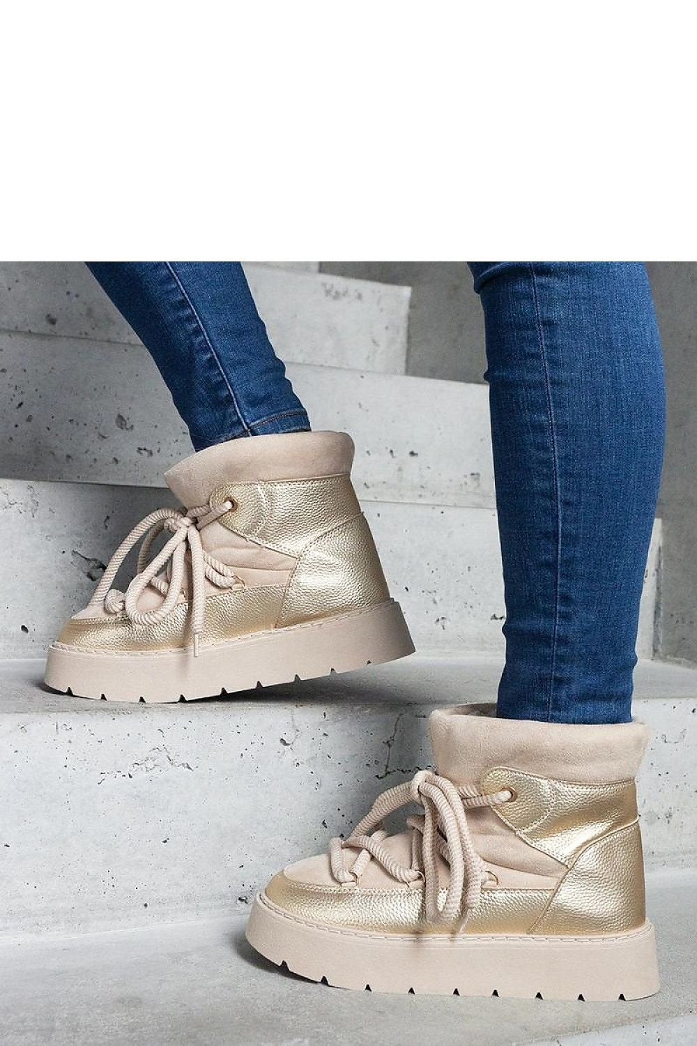 Snow boots model 204703