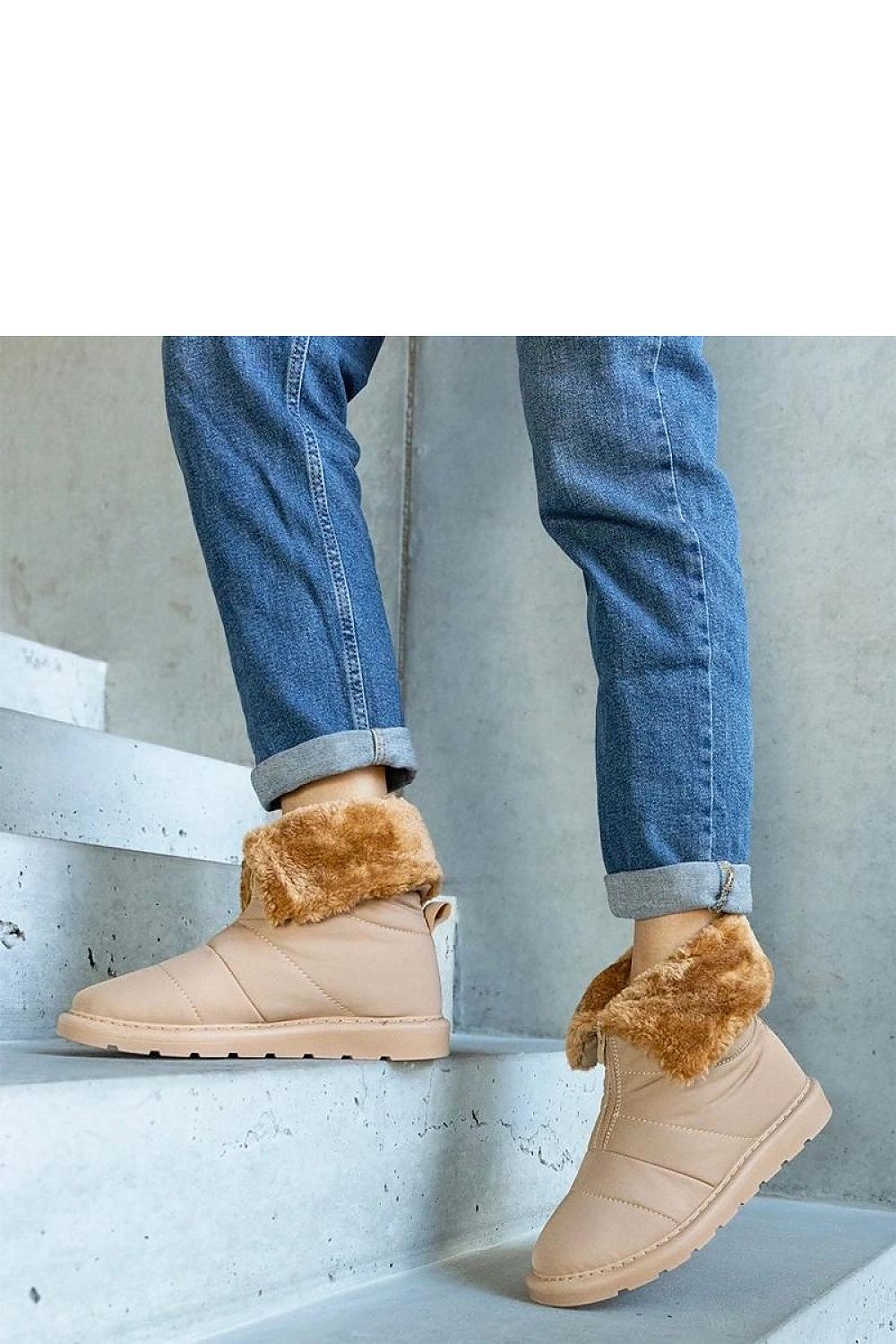 Snow boots model 204802