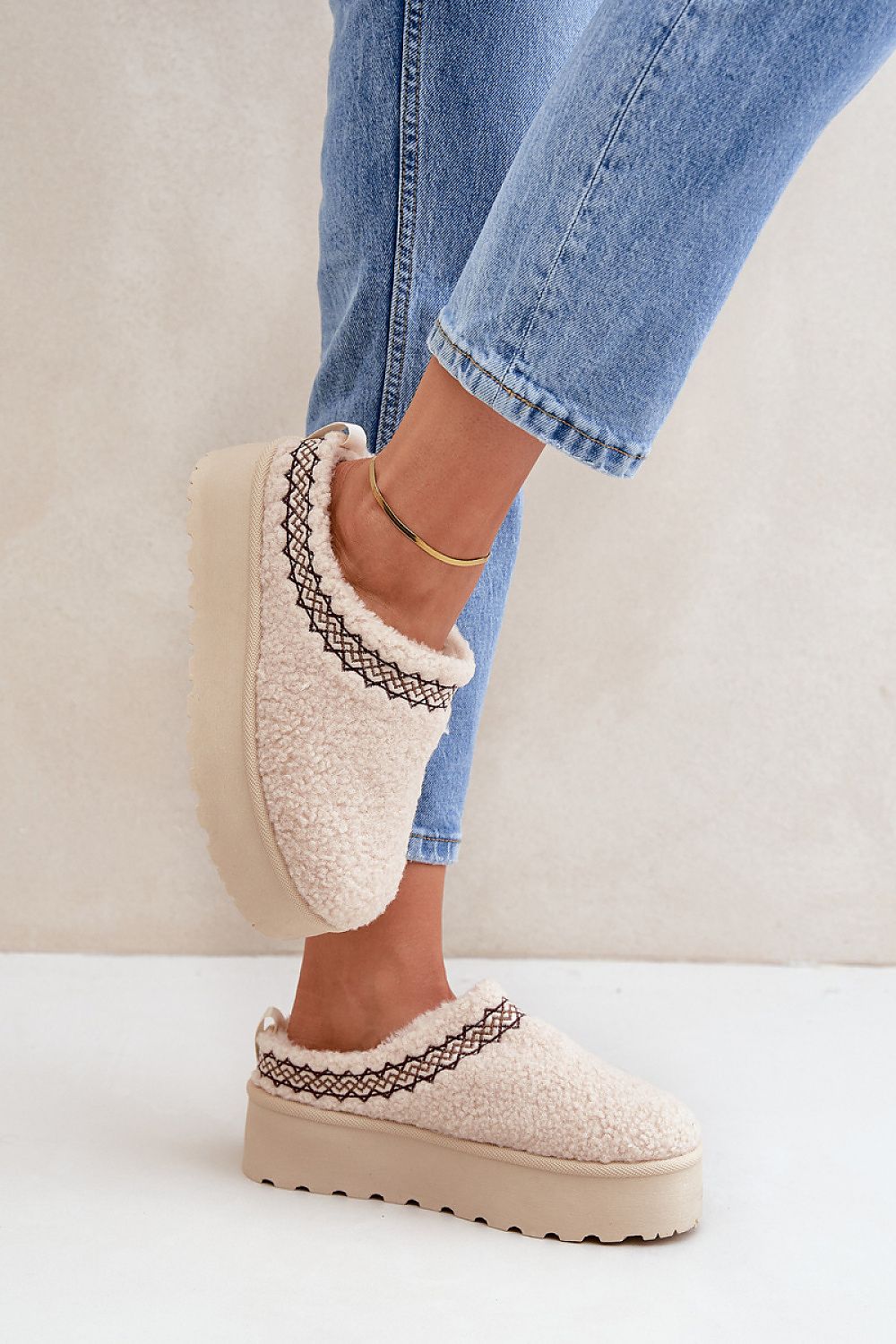 Snow boots model 204875