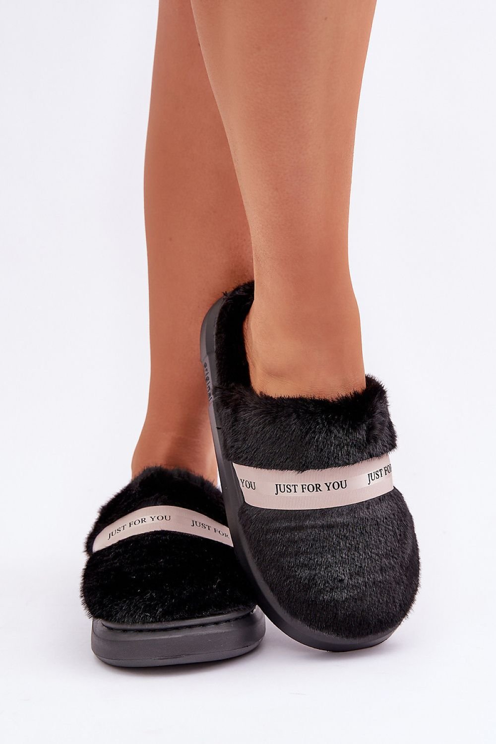 Slippers model 204935