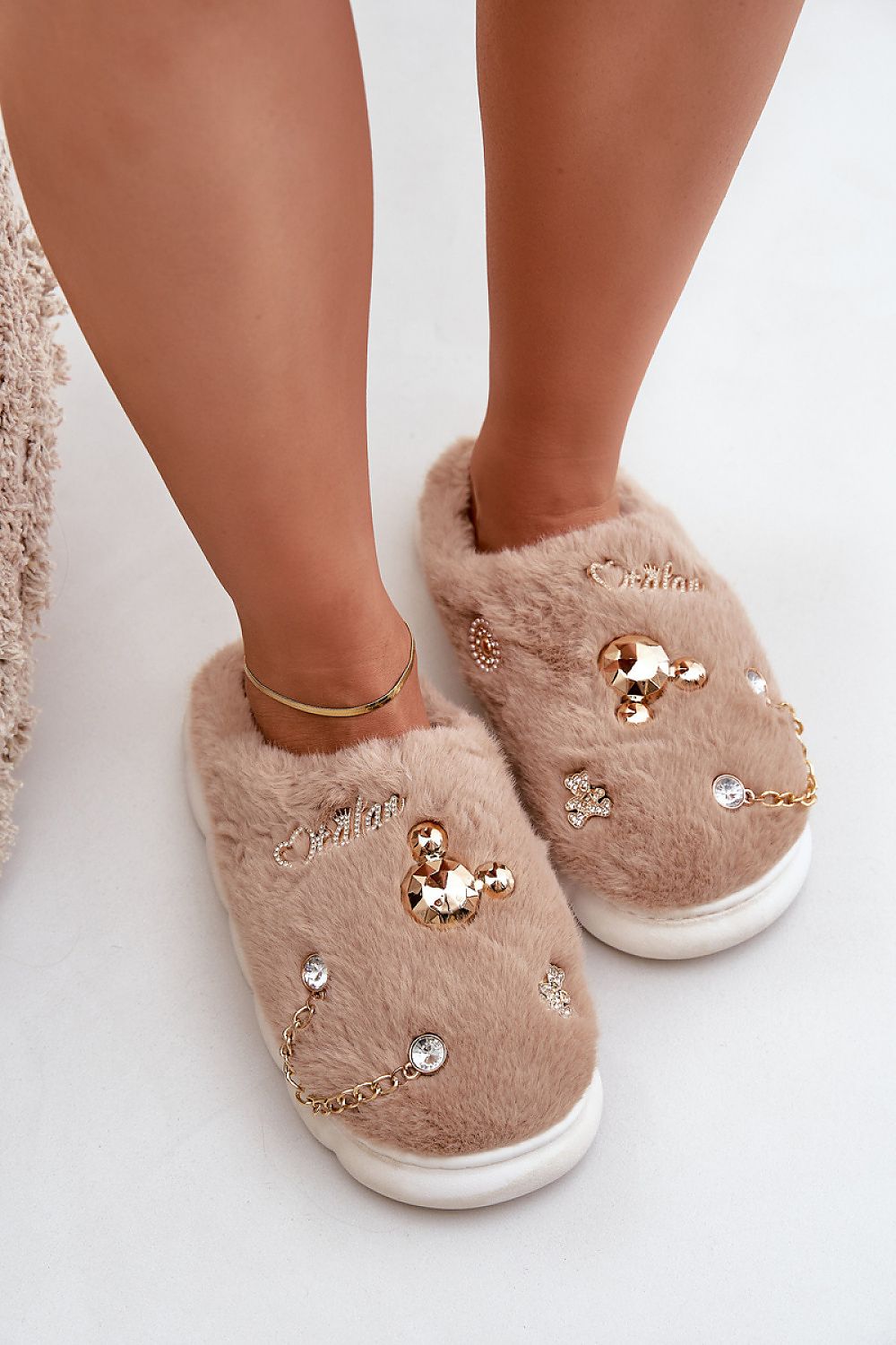 Slippers model 204955