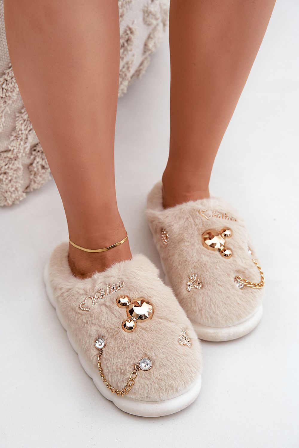 Slippers model 204957