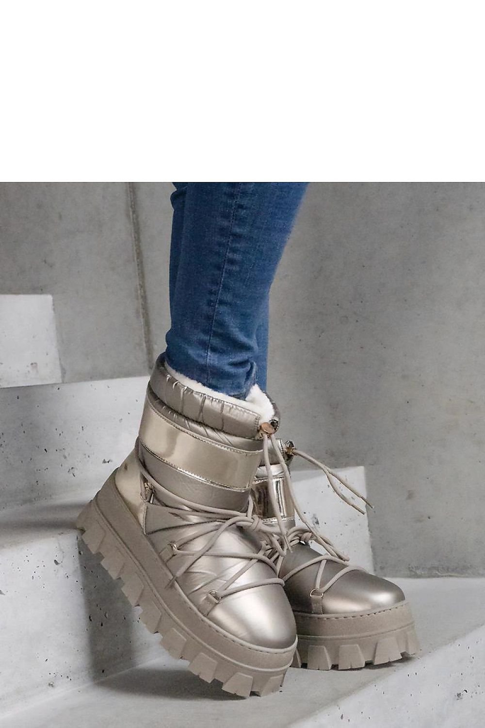 Snow boots model 205017