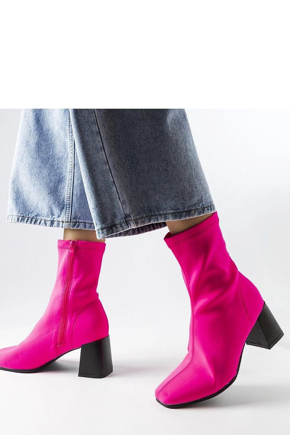 Heel boots model 205127