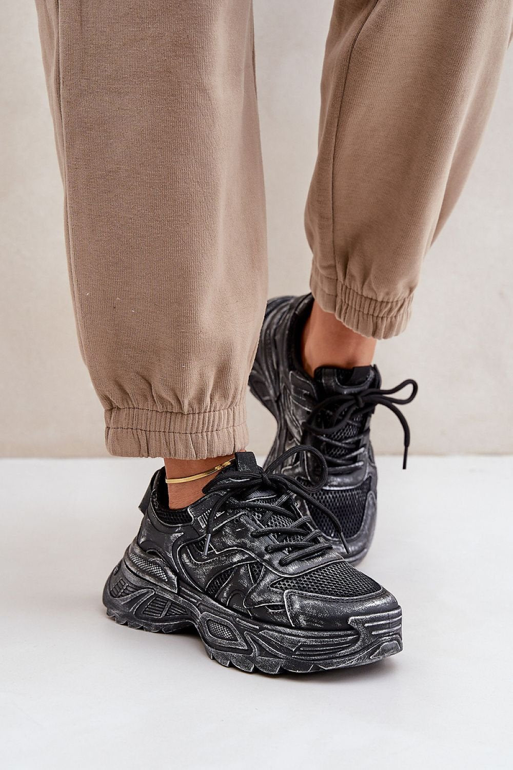 Sport Shoes model 205948