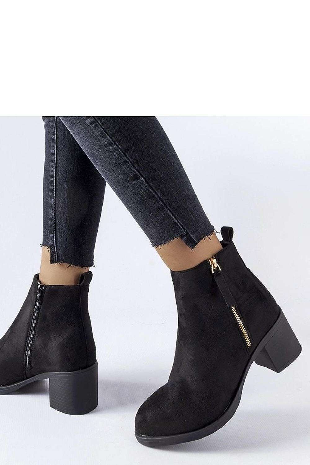 Heel boots model 206545