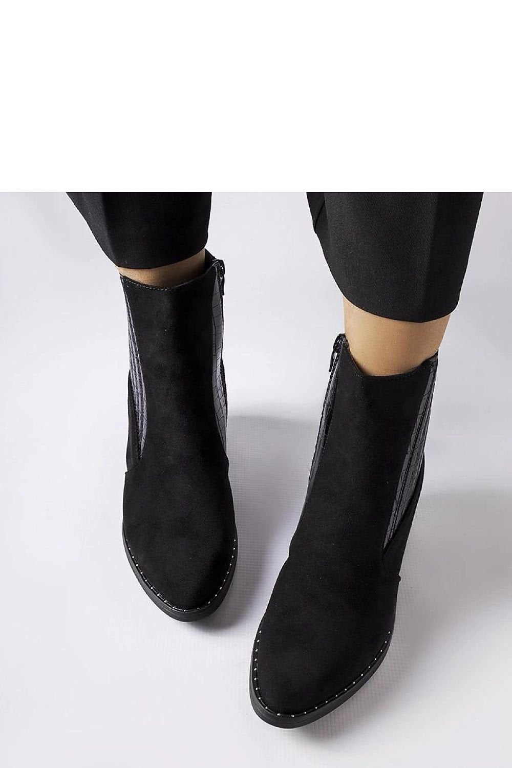 Heel boots model 206554