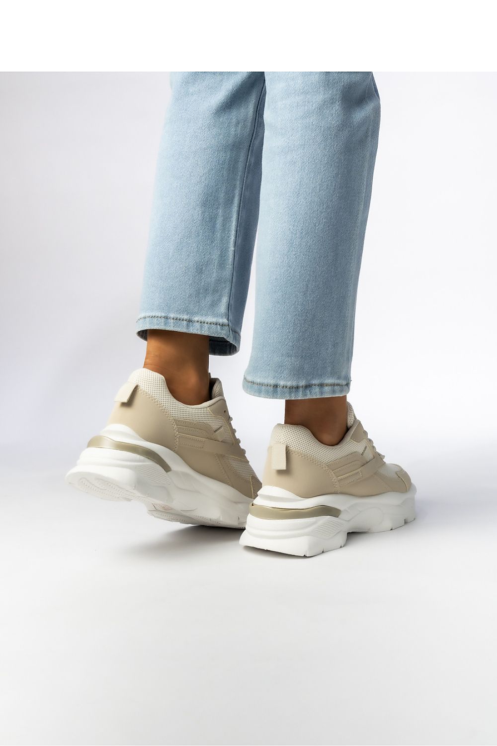 Sport Shoes model 210591 Inello