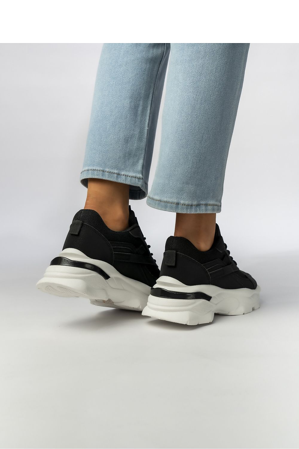 Sport Shoes model 210592 Inello