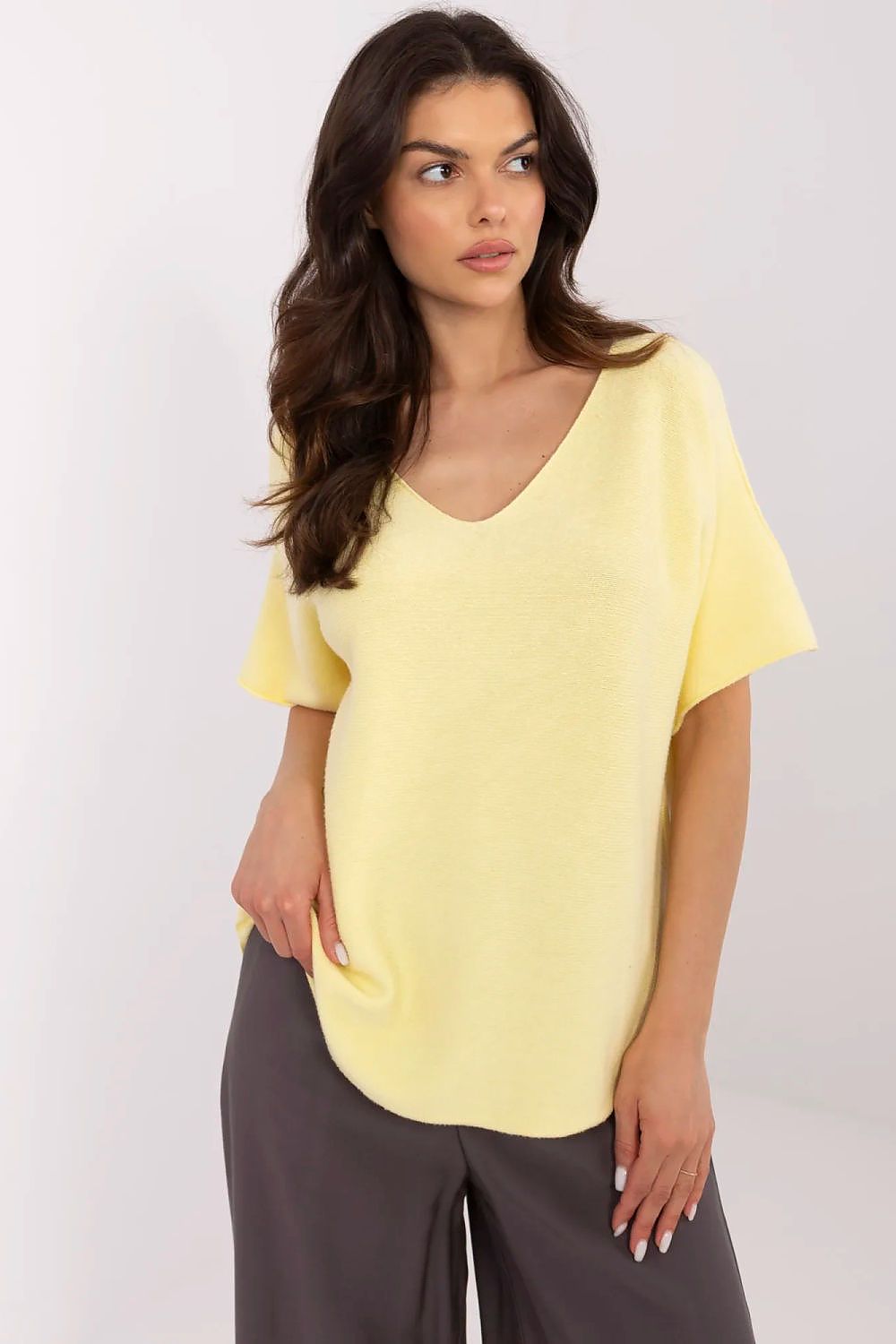 Short sleeve sweater model 211455 Italy Moda