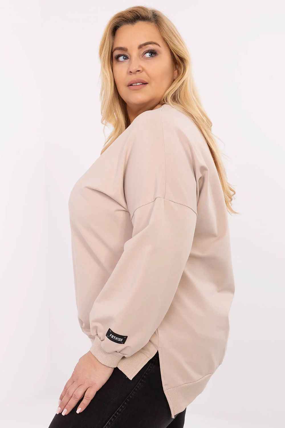 Plus size sweatshirt model 211731