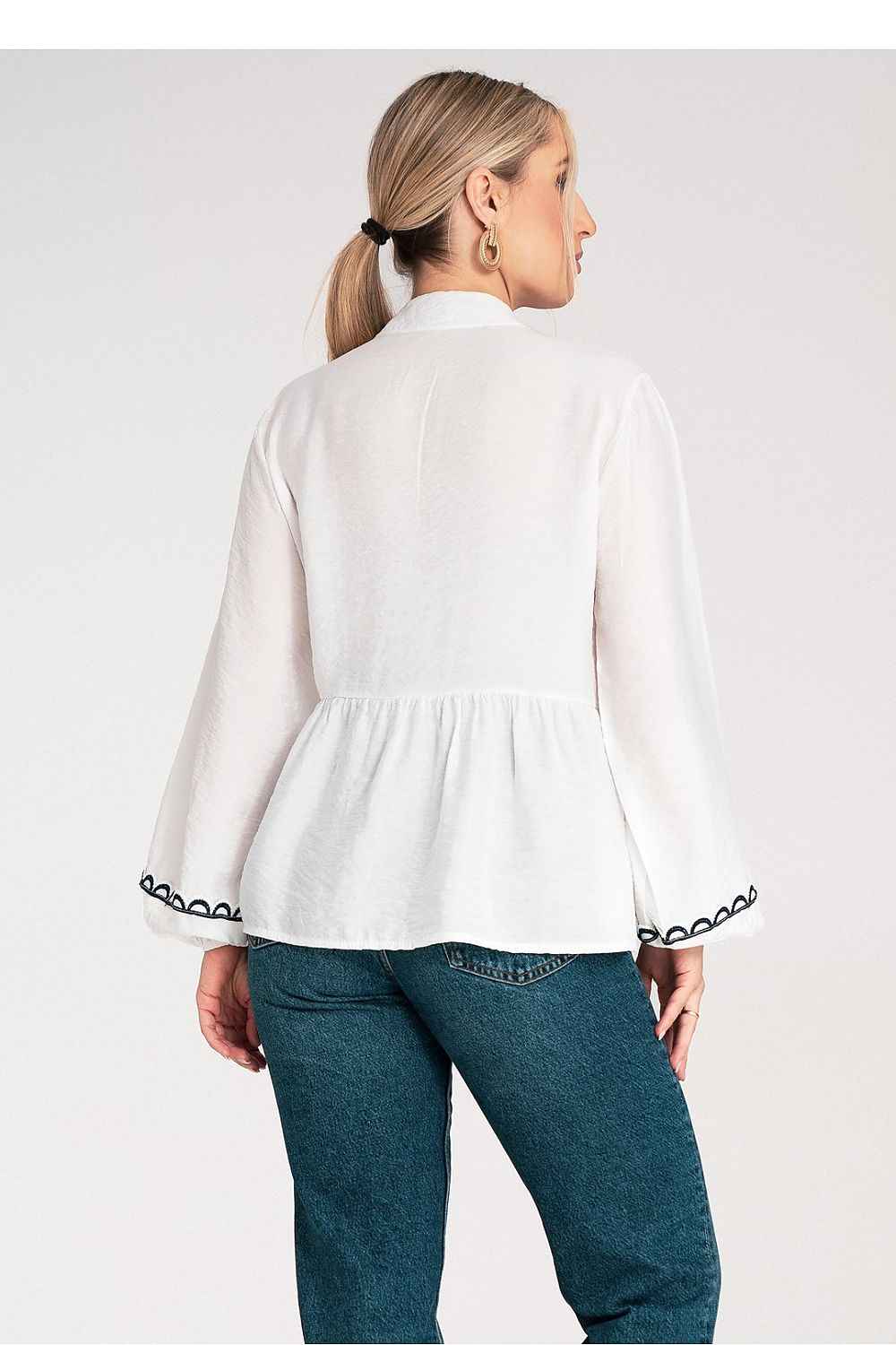 Blouse model 217067