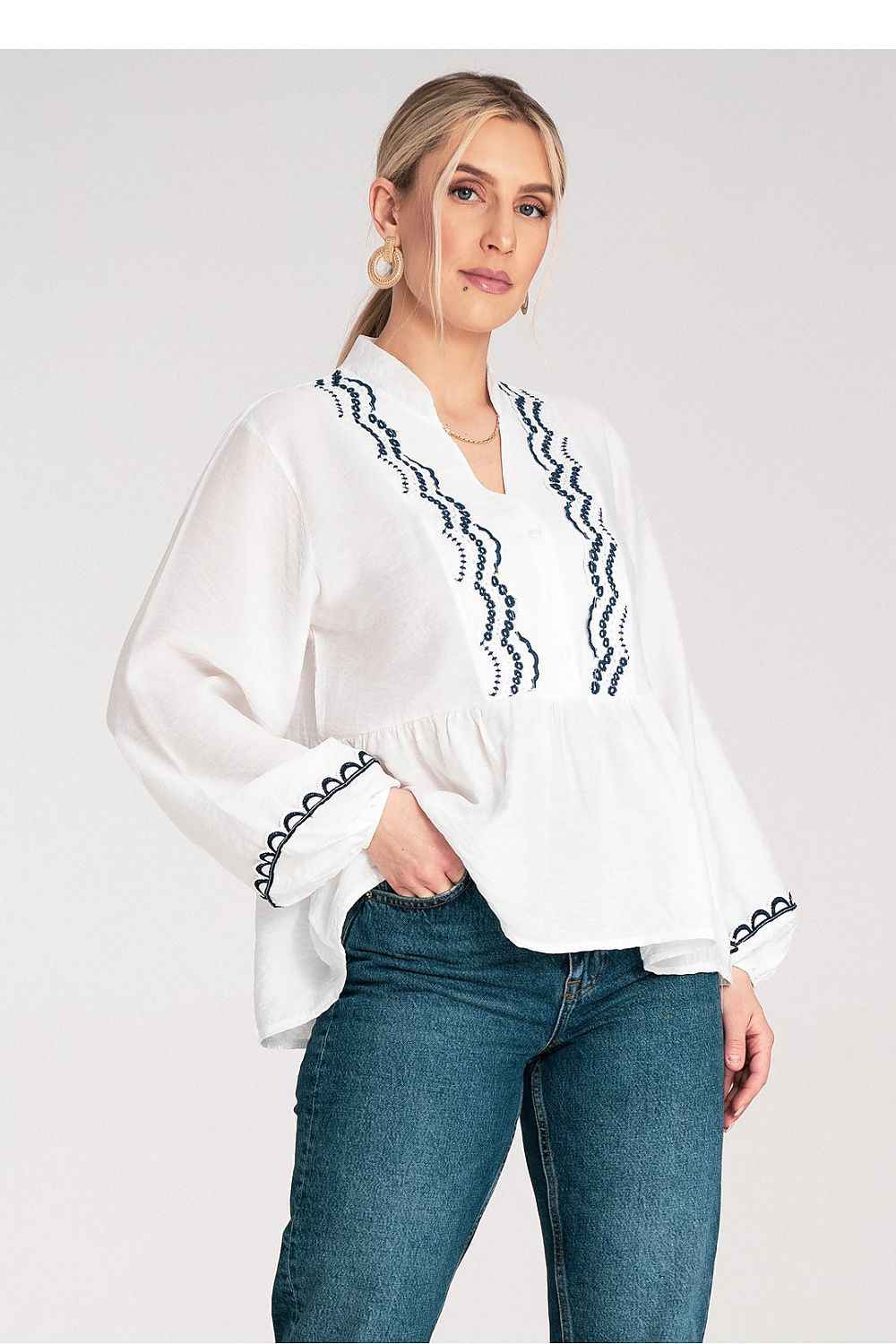 Blouse model 217067