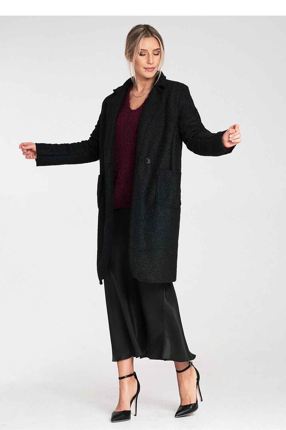 Coat model 217101