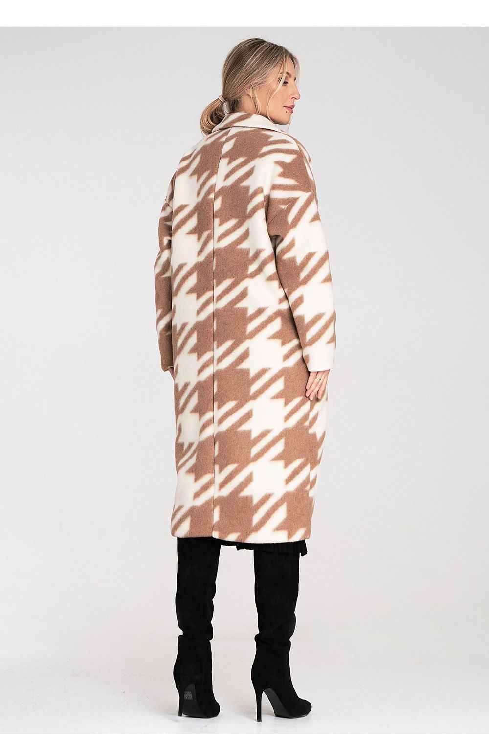 Coat model 217102