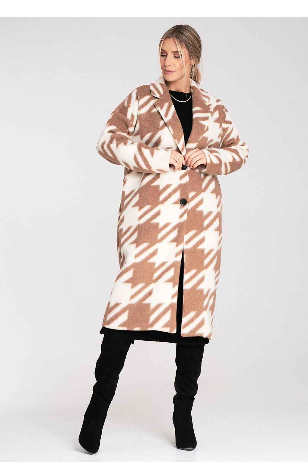 Coat model 217102