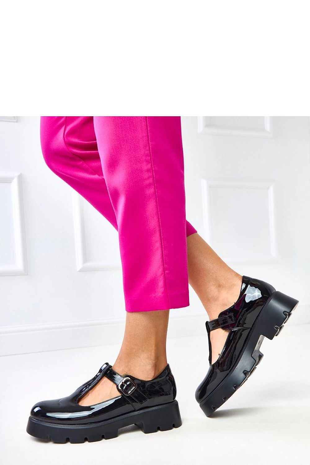 Heeled low shoes model 217959
