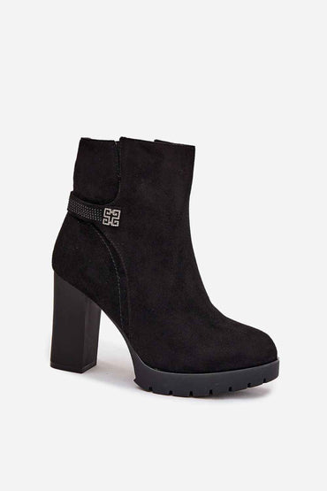 Heel boots model 218076