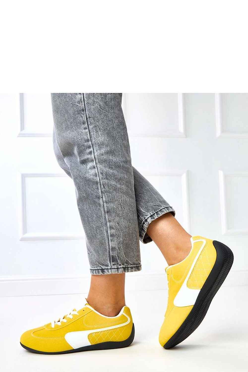 Sport Shoes model 218146