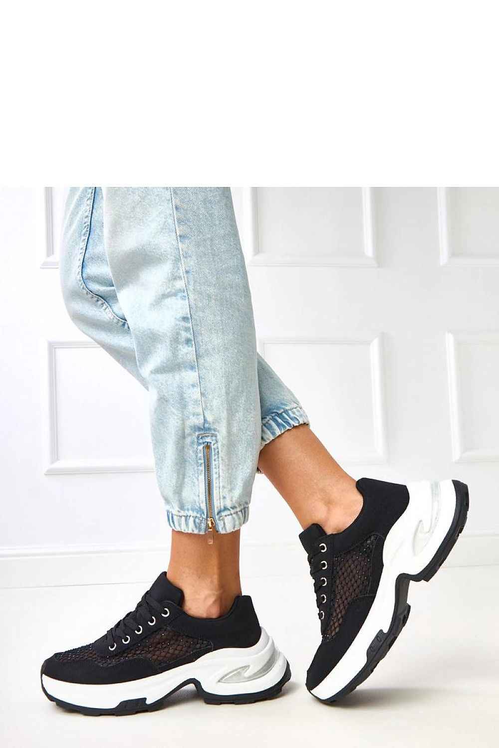 Sport Shoes model 218374