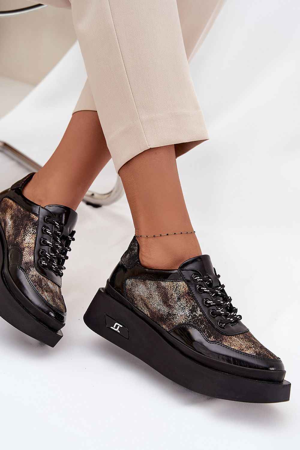 Half shoes model 219106