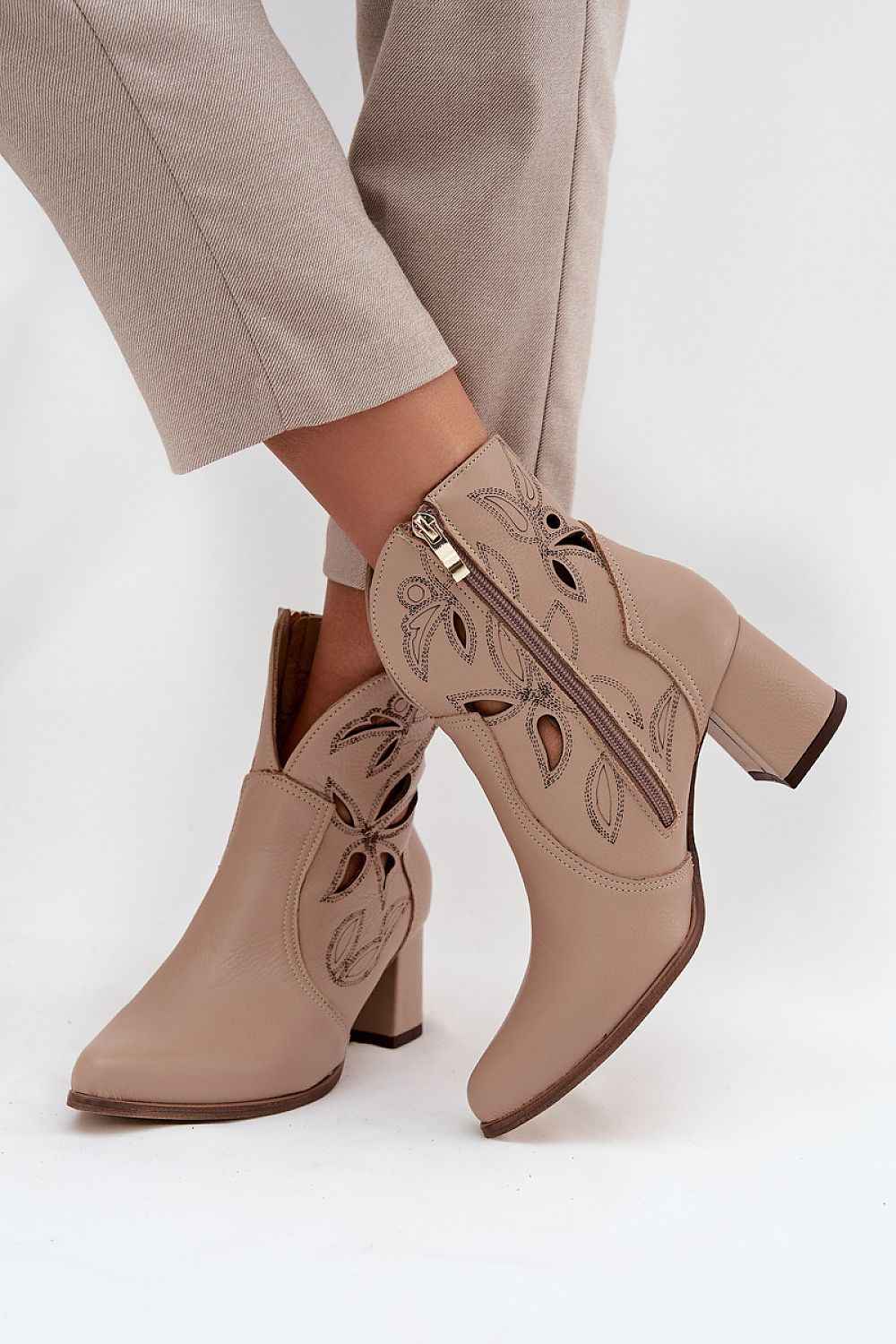 Heel boots model 219129