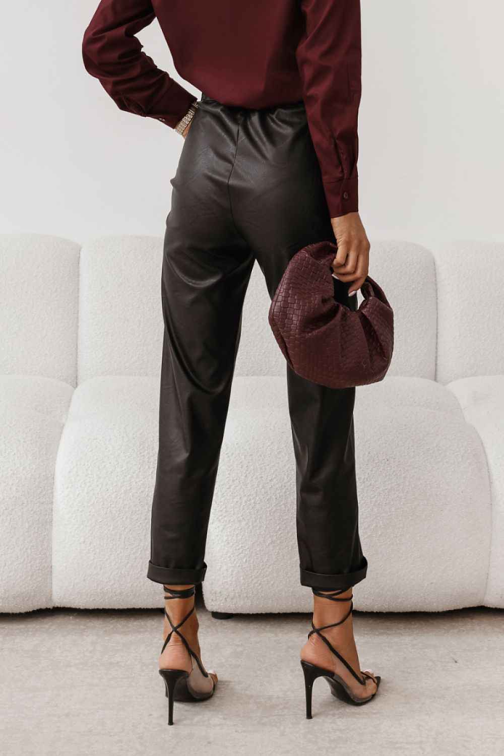 Women trousers model 219509