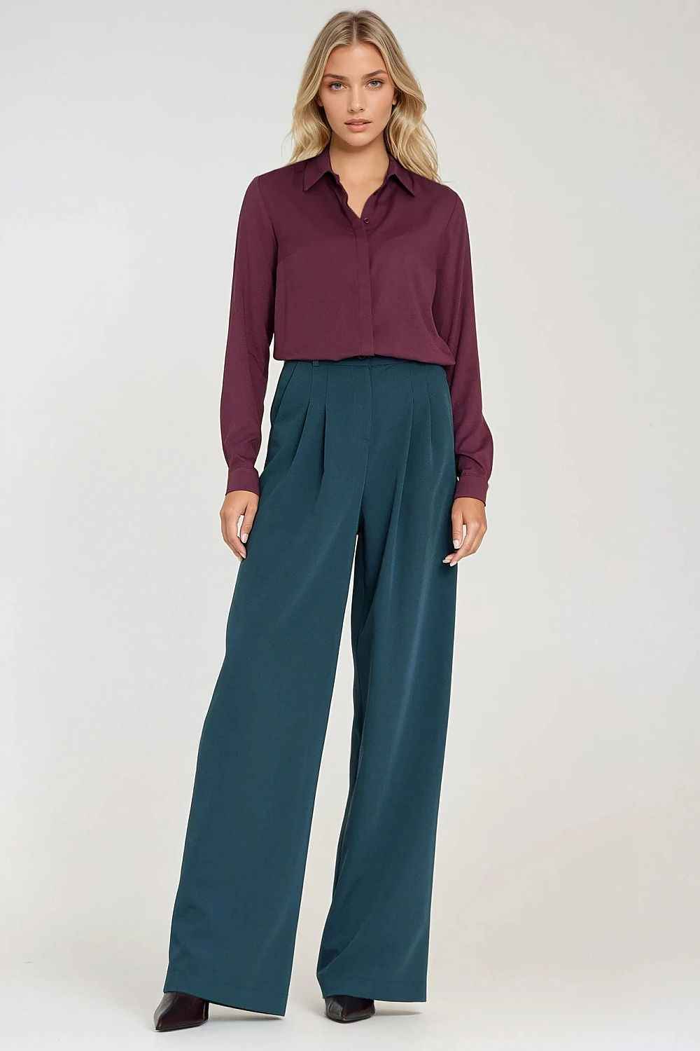 Women trousers model 219764