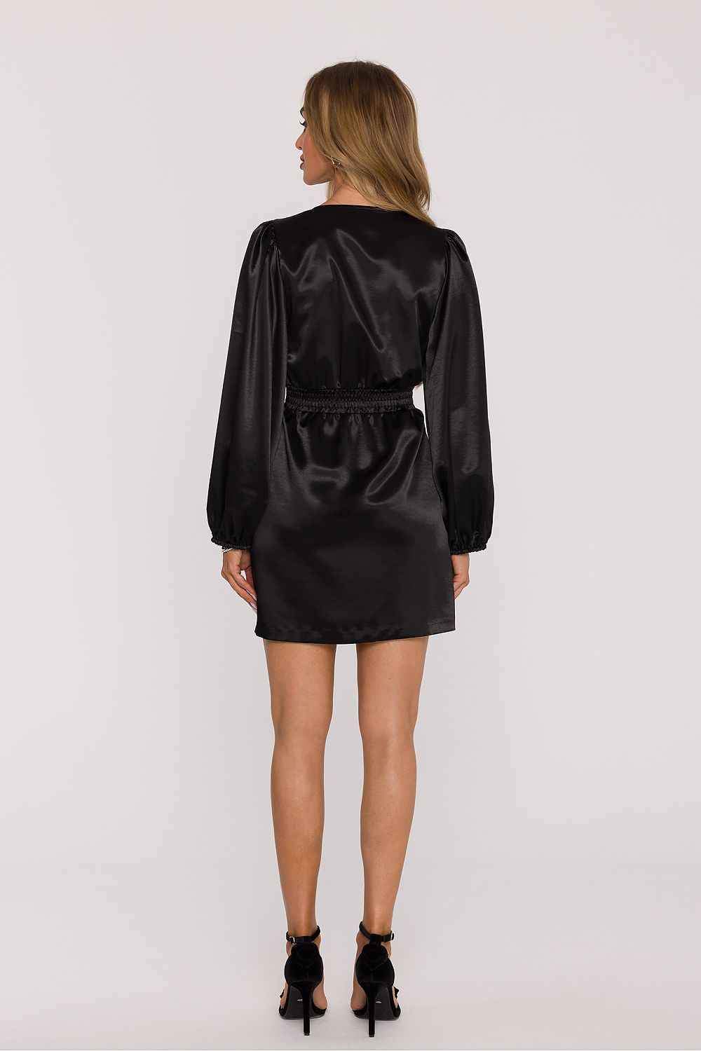 Short dress model 220001