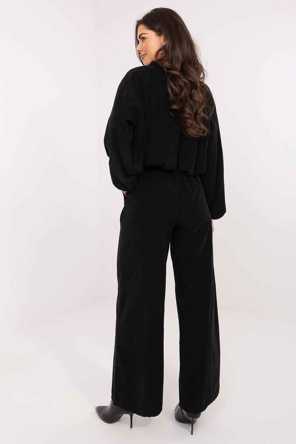 Women trousers model 220280